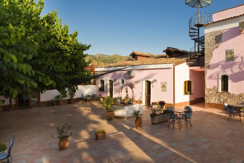 Agriturismo Terrenia Villa Trappitello Exteriör bild